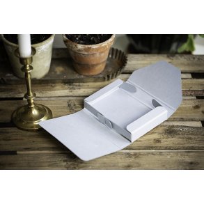  Laurant box 10x14x2,5 cm.